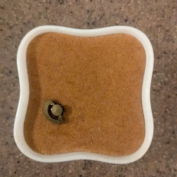 Elvis Presley Ceramic Trinket Music Box - Picture 2 of 5